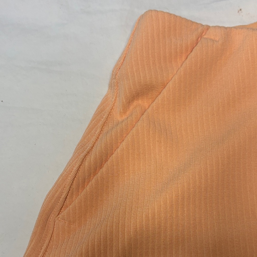 Lululemon Peach Women's High Rise Ribbed Shorts Size 6 - Picture 6 of 9